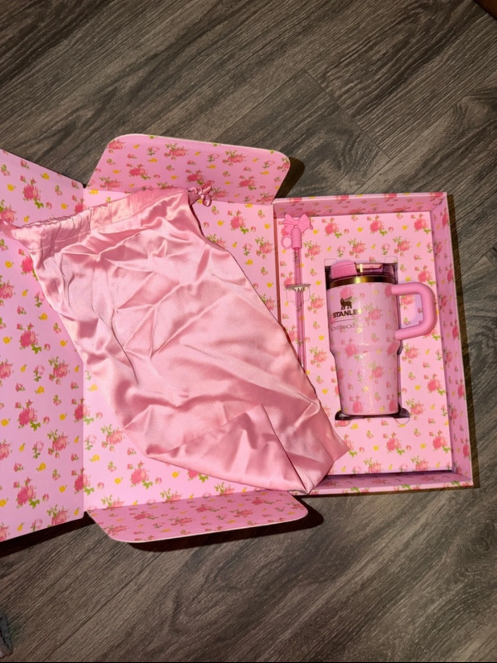 Stanley Pink Floral Gift Set with Travel Mug and Straw